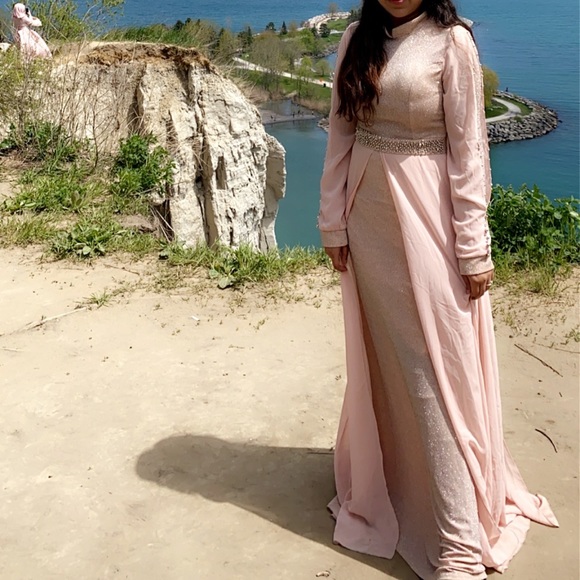 Selling this party dress! Only worn 1 time! - Picture 2 of 2